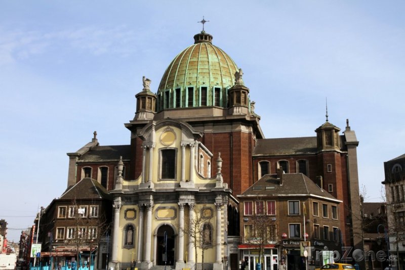 Fotka, Foto Bazilika ve městě Charleroi (Belgie)