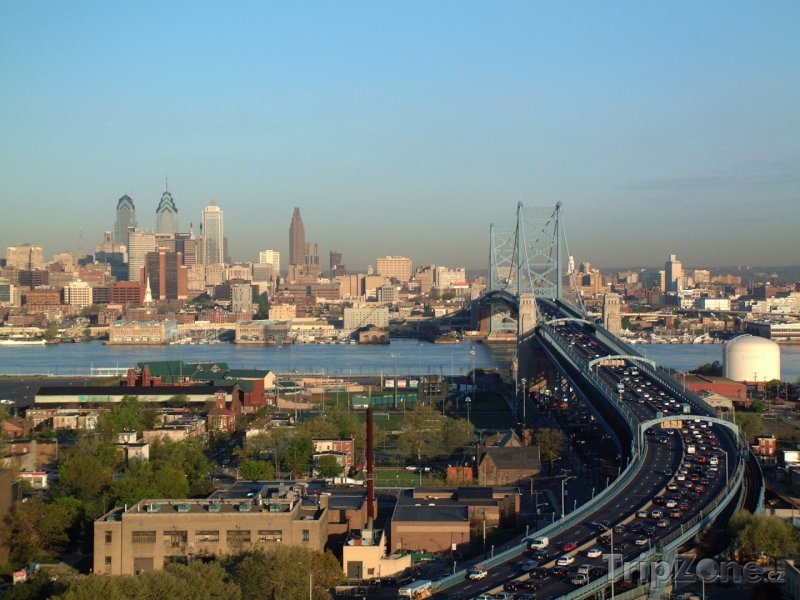 Fotka, Foto Ben Franklin Bridge a panorama města (Filadelfie, USA)