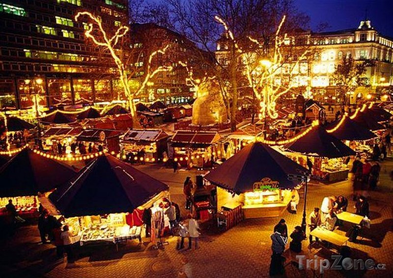 Fotka, Foto Budapešť, vánoční trhy na náměstí Vörösmarty