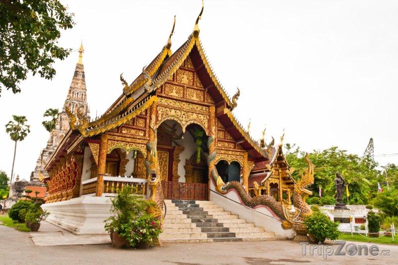 Fotka, Foto Hlavní síň ve Wat Chedi Liam (Chiang Mai, Thajsko)