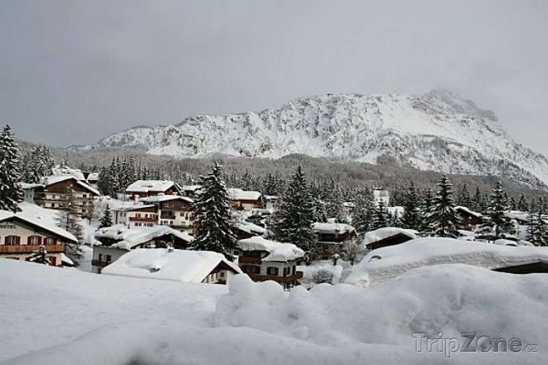 Fotka, Foto Lyžařské městečko Cortina d'Ampezzo
