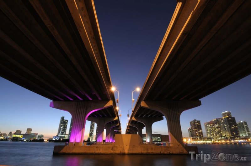 Fotka, Foto Most přes Biscayne Bay (Miami, USA)