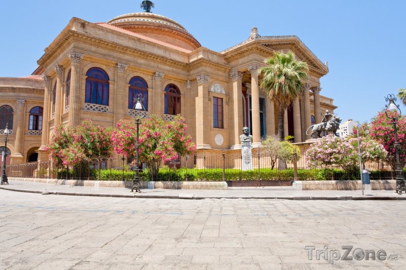 Fotka, Foto Operní dům Teatro Massimo na Piazza Verdi (Palermo, Itálie)