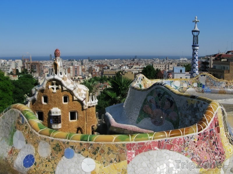 Fotka, Foto Park Güell, pohled z terasy na město (Barcelona, Španělsko)