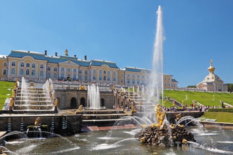 Fotka, Foto Petěrgof, palác s Velkou kaskádou (Petrohrad, Rusko)