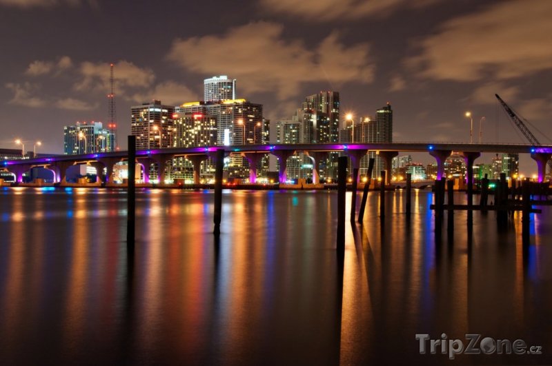 Fotka, Foto Pohled na noční skyline (Miami, USA)