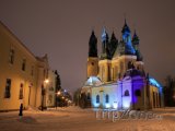 Poznaň, osvětlený kostel