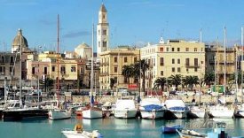 Přístav ve městě Bari