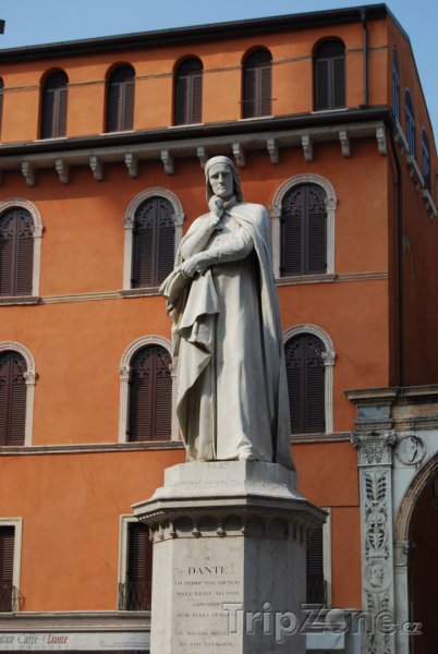 Fotka, Foto Socha slavného básníka Dante Alighieriho (Verona, Itálie)