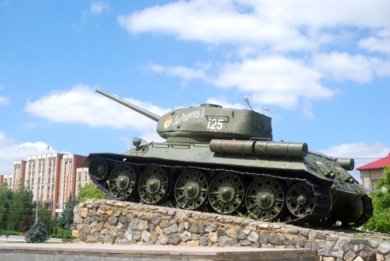 Fotka, Foto Sovětský tank v Tiraspolu (Moldavsko)