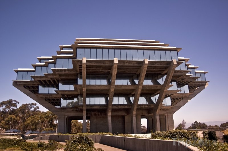 Fotka, Foto University of Carolina, Geiselova knihovna (San Diego, USA)