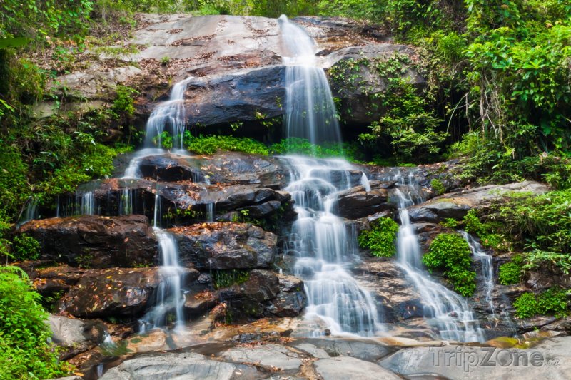 Fotka, Foto Vodopád v národním parku Doi Suthep-Pui (Chiang Mai, Thajsko)