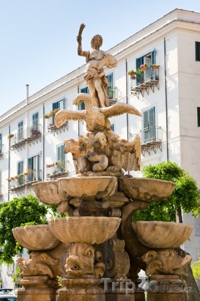 Fotka, Foto Vrchní část fontány na Piazza Pretoria (Palermo, Itálie)