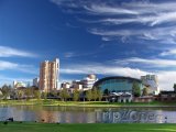 Adelaide, řeka Torrens a kongresové centrum