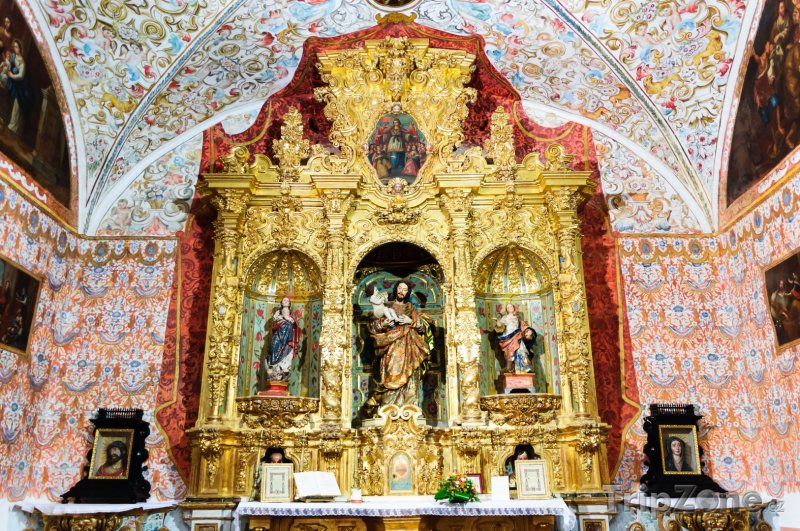 Fotka, Foto Antequera, oltář v kostele Carmen (Málaga, Španělsko)