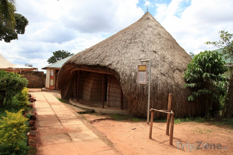 Fotka, Foto Kampala, hrobky bugandských králů v Kasubi (Uganda)