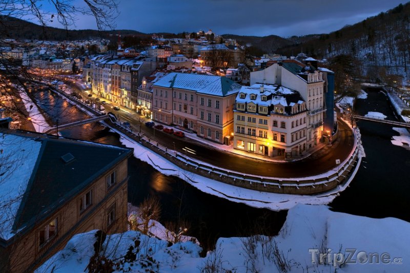 Fotka, Foto Karlovy Vary, noc v zimě (Karlovy Vary, Česká republika)
