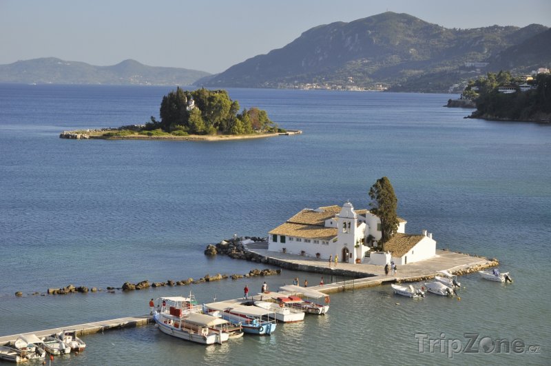 Fotka, Foto Kérkyra, ostrůvek Pontikonisi a klášter Vlacheraina (Řecko)