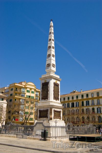 Fotka, Foto Obelisk na Place de la Merced (Málaga, Španělsko)
