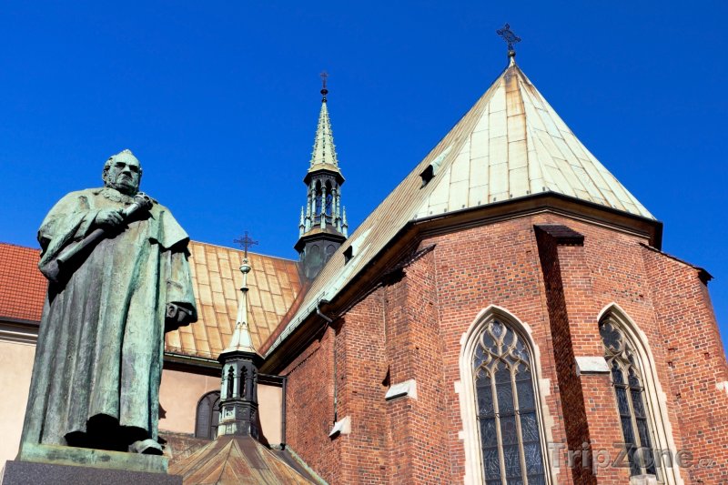 Fotka, Foto Socha Josefa Dietal před kostelem svatého Františka z Assisi (Krakov, Polsko)