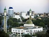 Chartúm - mešita a hotel Corinthia