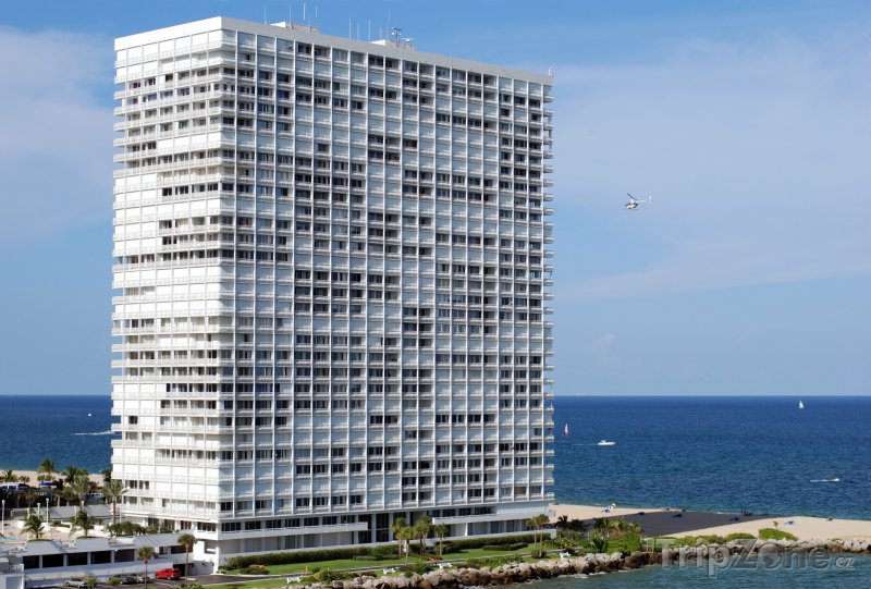 Fotka, Foto Kancelářská budova na pobřeží (Fort Lauderdale, USA)