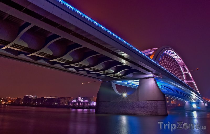Fotka, Foto Most Apollo přes Dunaj (Bratislava, Slovensko)