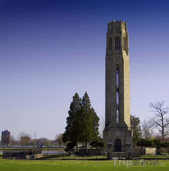 Fotka, Foto Zvonice v parku Belle Isle (Detroit, USA)