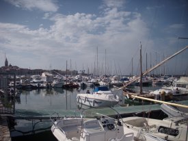 Alghero, jachty v přístavu