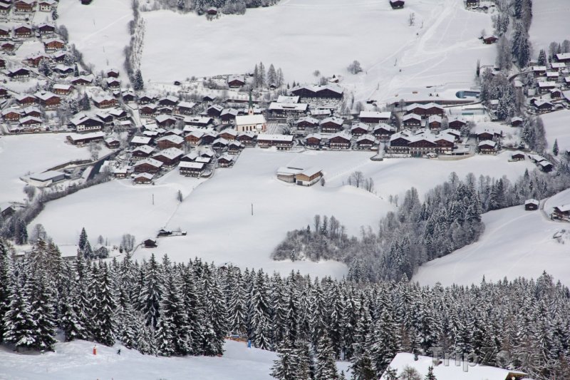 Fotka, Foto Pohled do údolí na vesničku Alpbach