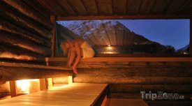 Srubová sauna s výhledem na hory